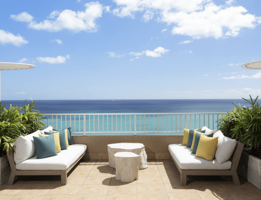 Celebrating Love with Front Row Views - Hawaii Wedding Style